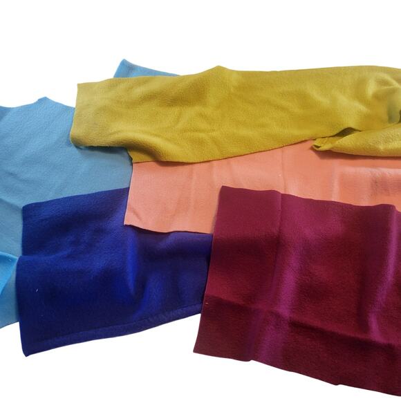 5 lbs 11 oz Lot Fleece Fabric Remnants Print & Solid Pieces Assorted Sew Crafts - Picture 6 of 12